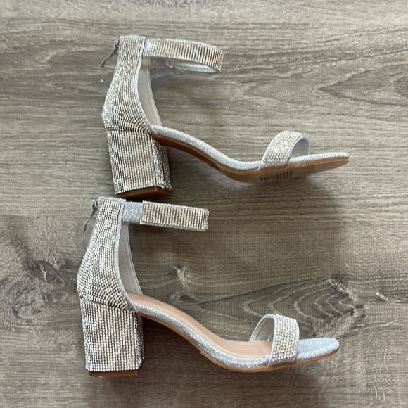 🆕 Top Moda | Delia Rhinestone Crystal Embellished Block Heel Sandal - Picture 7 of 12